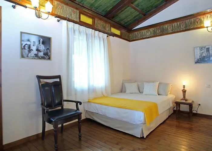 Kremeas House فيلة