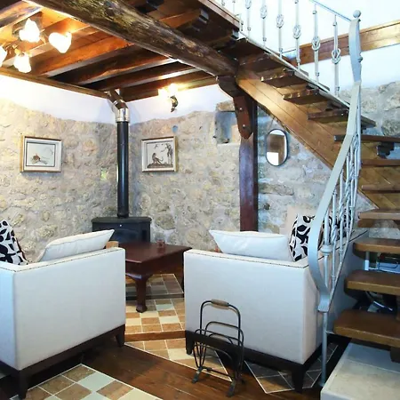 Kremeas House